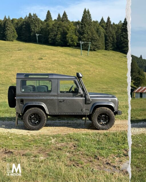 Avevamo provato a tenerlo pulito, ma la tentazione era troppa! 😜

🇬🇧 2004 Land Rover Defender 90 SE TD5 • 96.000 km • Custom & Tuned

Per info e appuntamenti:
📞 +39 3343381208 • +39 3381085840
✉️ info@lemitiche.com
🖥️ www.lemitiche.com

#lemitiche #lemitichecollectorcars #defender #defenderlove #landroverdefender