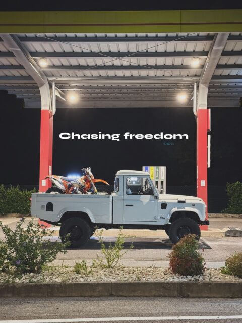 Enjoy your ride! 🔥
#defenderlife

#lemitichecollectorcars #defender #110hcpu #landloverdefender